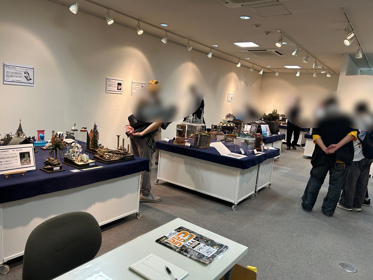 sanadakoujyou's tweet photo. 昨日から始まりました「9人のジオラマ展」、初日はバタバタして疲れたのか帰るなり爆睡💤

今日は仕事なので昼休みの時間だけの在廊、それでも顔見知りのモデラーさんをはじめ多くの方々に来て頂いているようでした😆

21日までやってます、是非お立ち寄りくださいませ🙇‍♀️

#ガンプラジオ https://t.co/GfkKRsosJK