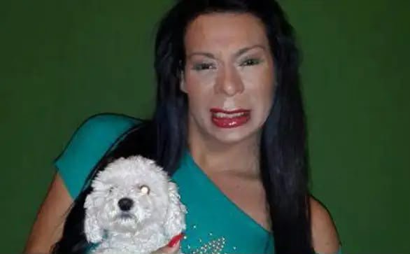 __plasticola's tweet photo. Está foto de LA ORI me da tanta felicidad vos fíjate ella re duranga, el caniche siempre fiel a ella... me hace emocionar..... https://t.co/jpZuS7lg6Q
