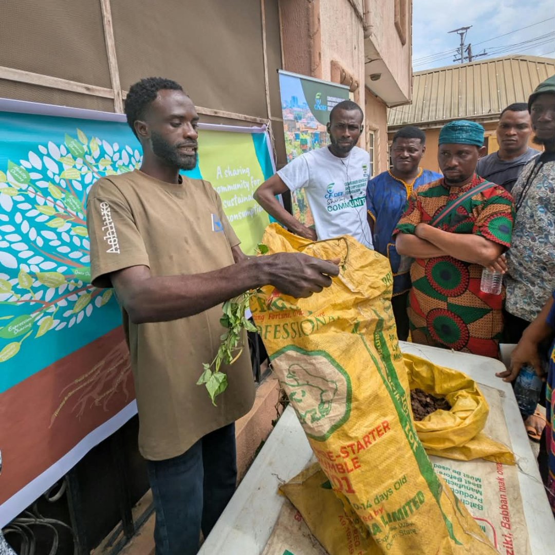 cadef_ng's tweet photo. A little space. Sack bags. The right knowledge.

Through the GreenLiving Initiative, CADEF is equipping participants to grow food in the spaces they have and pass that knowledge on.

That’s a #SharingCommunity in action.

#CADEF #GreenActionWeek2026 https://t.co/gimlERJruV