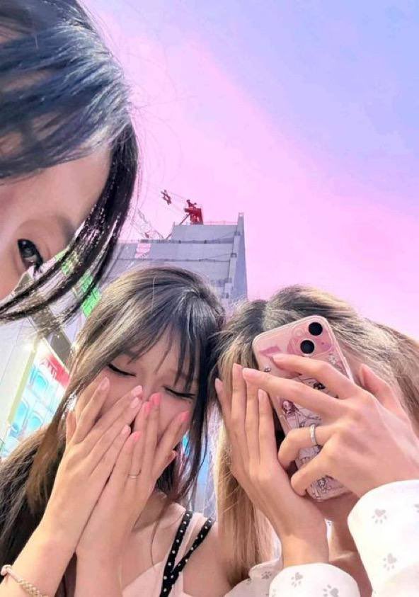 brandy37ky2's tweet photo. 三姐妹真的不要🚪

真的给b看 不信你试试 

我们真的是女菩萨 https://t.co/GJI1MEOJfr
