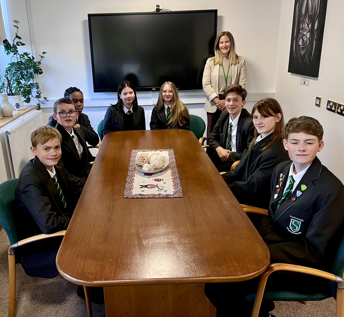 StanboroughS's tweet photo. Well done to the Year 10 students who achieved the Top 10 Attitude To Learning scores last term. They enjoyed Breaktime with the Headteacher. https://t.co/ko85kPTwdp