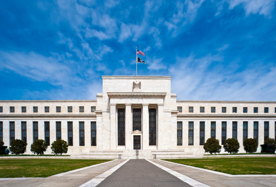 SeanMitchellF4's tweet photo. Three tells after 2:00: hike vs hold, where the 2027 dots sit, and whether the 10-year stays above 5%. Chips bounce is optional. Policy path is the bid. 

#NVDA #Fed #Nasdaq https://t.co/CQR4fL79GP