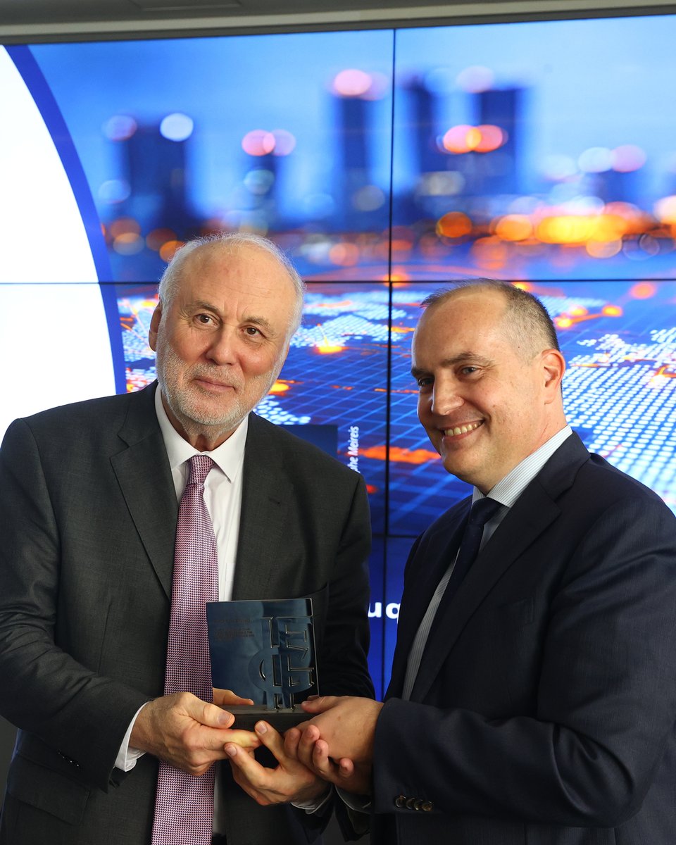 ESABeirut's tweet photo. À l’occasion de son 30e anniversaire, l’ESA Business School a eu le plaisir d’accueillir M. Pierre Duquesne, ancien Ambassadeur de France, pour un échange autour du thème : « Quelle diplomatie veut-on, peut-on et doit-on faire au XXIe siècle ? »
 
#ESABusinessSchool #ESA30Years https://t.co/EXo1MXr0zc