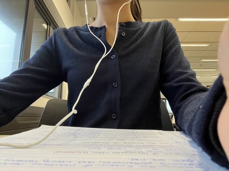 scarlettwants's tweet photo. uni days https://t.co/WnhcPzDz8W