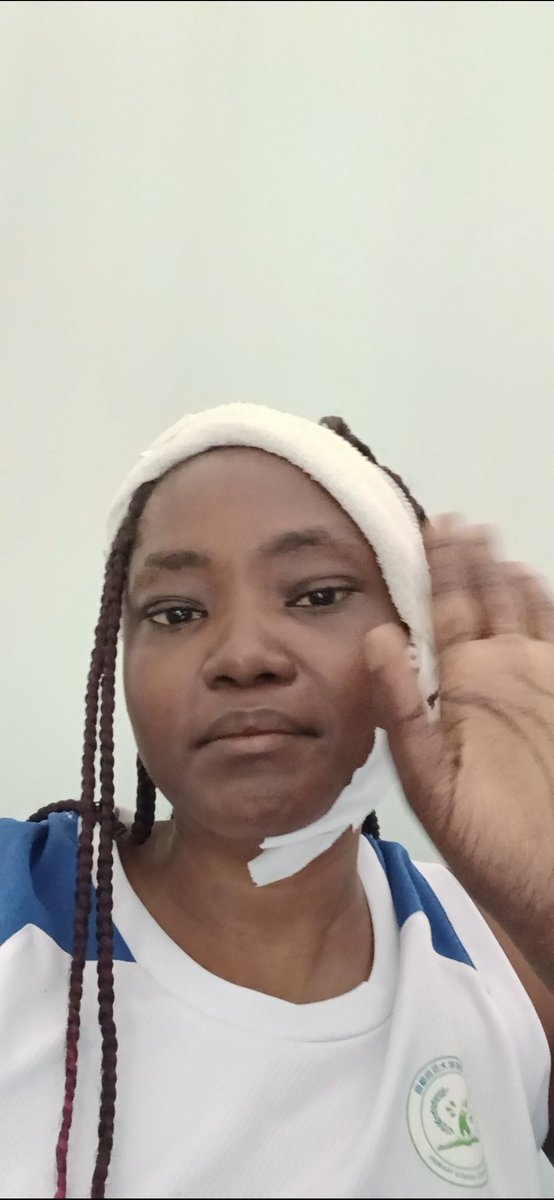 KingMissy4's tweet photo. Hi everyone, I know I'm not anyone's responsibility but today has been so tough for me. I urgently need 150k to be able to complete the existing bill and I'm stranded. I'm raising money for hospital bills and surgery due to sickle cell. Thank you 
+256741010975 Missy https://t.co/9x5af4Iak2