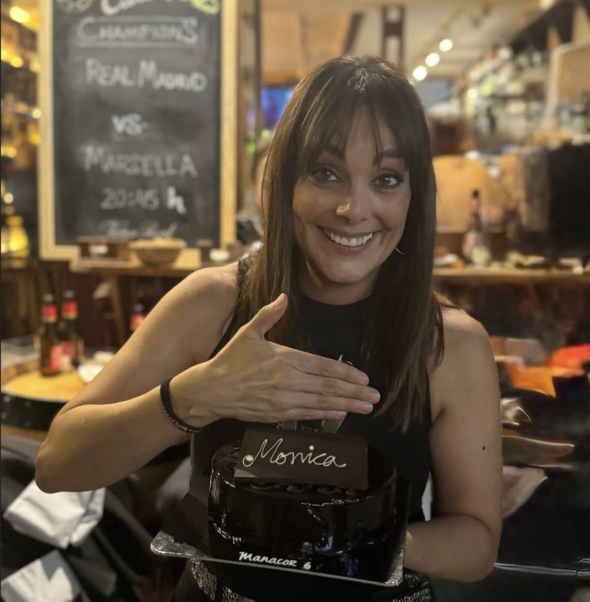 glowsvm's tweet photo. hoy cumple años la persona más linda y más buena de todas, la amante de los alfajores, la mamá perruna más divertida, la escritora con una sensibilidad maravillosa. Feliz vida Carrillo 🤍💐✨ @MonicaCarrillo t queremos montones. https://t.co/9EqHjqgkHi