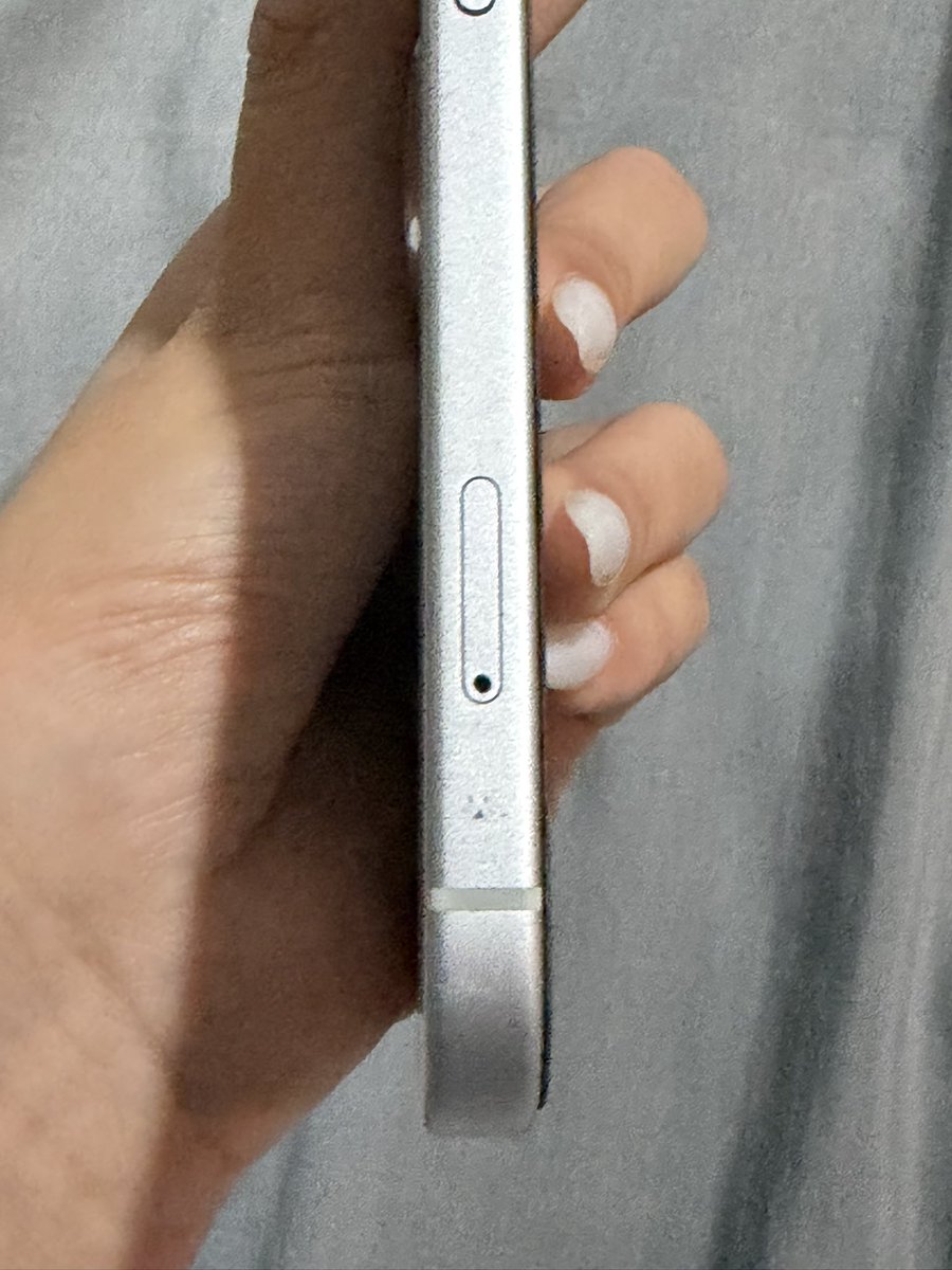 gunene888's tweet photo. กล้องติดฟิล์มปิดเอาได้สำหรับคนซีเรียส 
ข้างเครื่องใส่ใส่เคสก็ไม่เห็นแล้วค่ะ รอยเล็กมากๆ ♥️♥️♥️ 

มีกล่อง พต.ทักได้ กลัวโกงคอลได้ ใช้เอง100% https://t.co/8Yu0R0hKFL