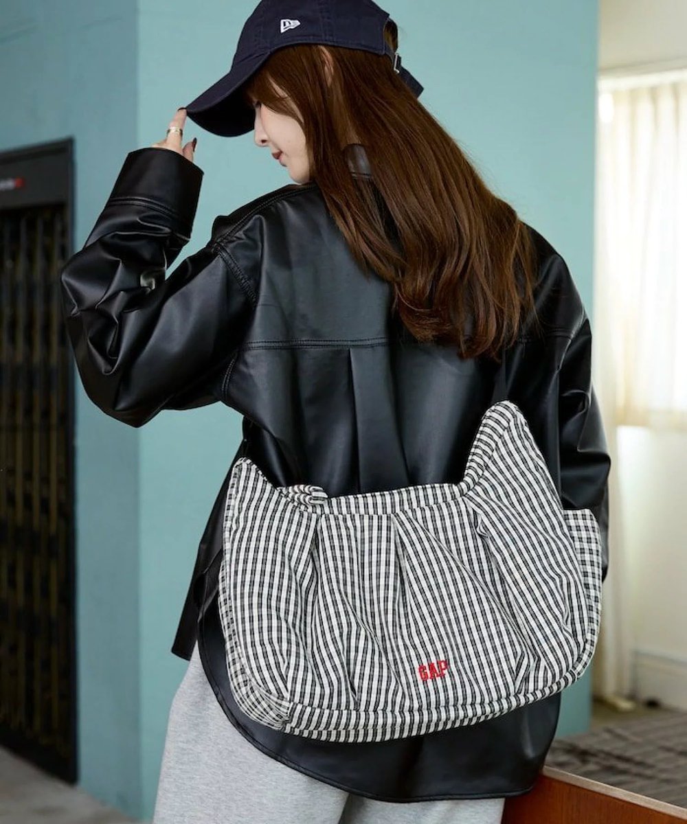 kakko_fuku's tweet photo. え、GAPのショルダーバッグ可愛い… https://t.co/BSl7XCMODA