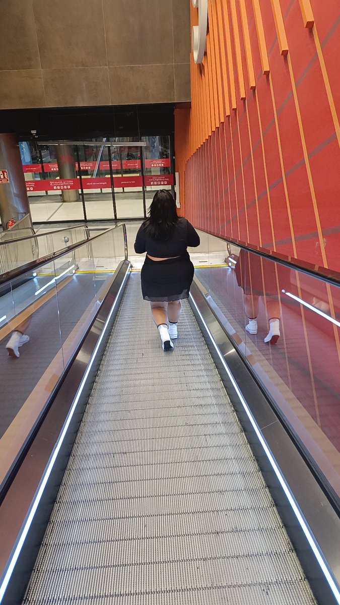 miinaban's tweet photo. De paseo con una gordita bella 🤭🔥 https://t.co/KVi7E6NfJb