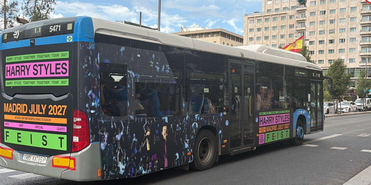 HStylesSP's tweet photo. 🪩 || ¡Tenemos DOS buses promocionales del Together, Together en Madrid! 

¡Estad atentas por si los veis!👀 https://t.co/y1B5zRz8xs