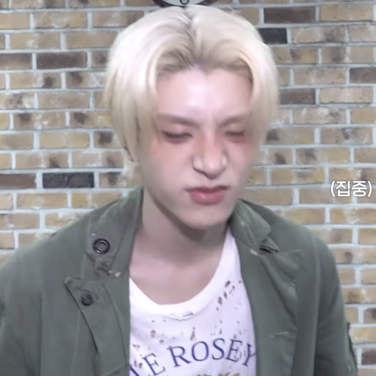 agutrblx's tweet photo. ตอนถ่าย tiktok ยังไม่ถูกใจ แล้วดูเค้าทำหน้าจิ ㅠㅠㅠㅠㅠㅠㅠㅠㅠㅠㅠㅠ น่ารักโว้ยย https://t.co/G36qurPDve