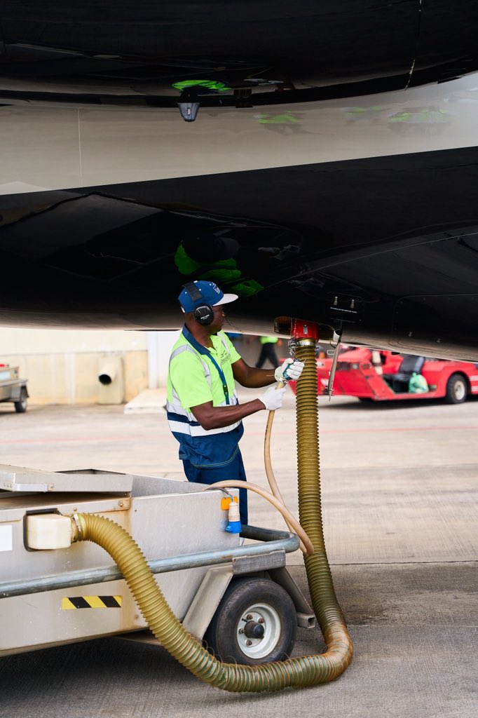 Execujet_NG's tweet photo. Not all aircraft servicing happens in the hangar.
Lavatory servicing is one of the essential ground operations handled on the ramp as part of aircraft turnaround.
#ExecuJetNigeria #GroundOperations #BusinessAviation #FBO https://t.co/Vzbiwdm170