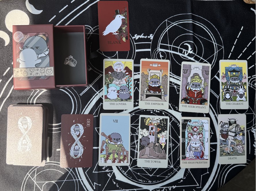 Minnirex_Closet's tweet photo. [Pre Order] Tarot Card set - Sylus ver
• Fanmade
•ขนาดการ์ด： 6*10cm
•ผ้าปูโต๊ะ：60cm*60cm
•ถุงผ้า：12*15cm
•ราคา：609฿
— ไม่รวมส่งแฟรช
🏭ผลิต ~120วัน
📥สั่งพรี DM
#Sylus #มินนิพรีLAD
————
[Pre Order] Tarot Card set - Sylus ver
•Fanmade
•The tarot cards： 6*10cm
•The tablecloth：60cm*60cm
•The bag：12*15cm
•Price：609THB
— exclude ✈️fee ➕fee
🏭Produce ~120D
📥DM to order