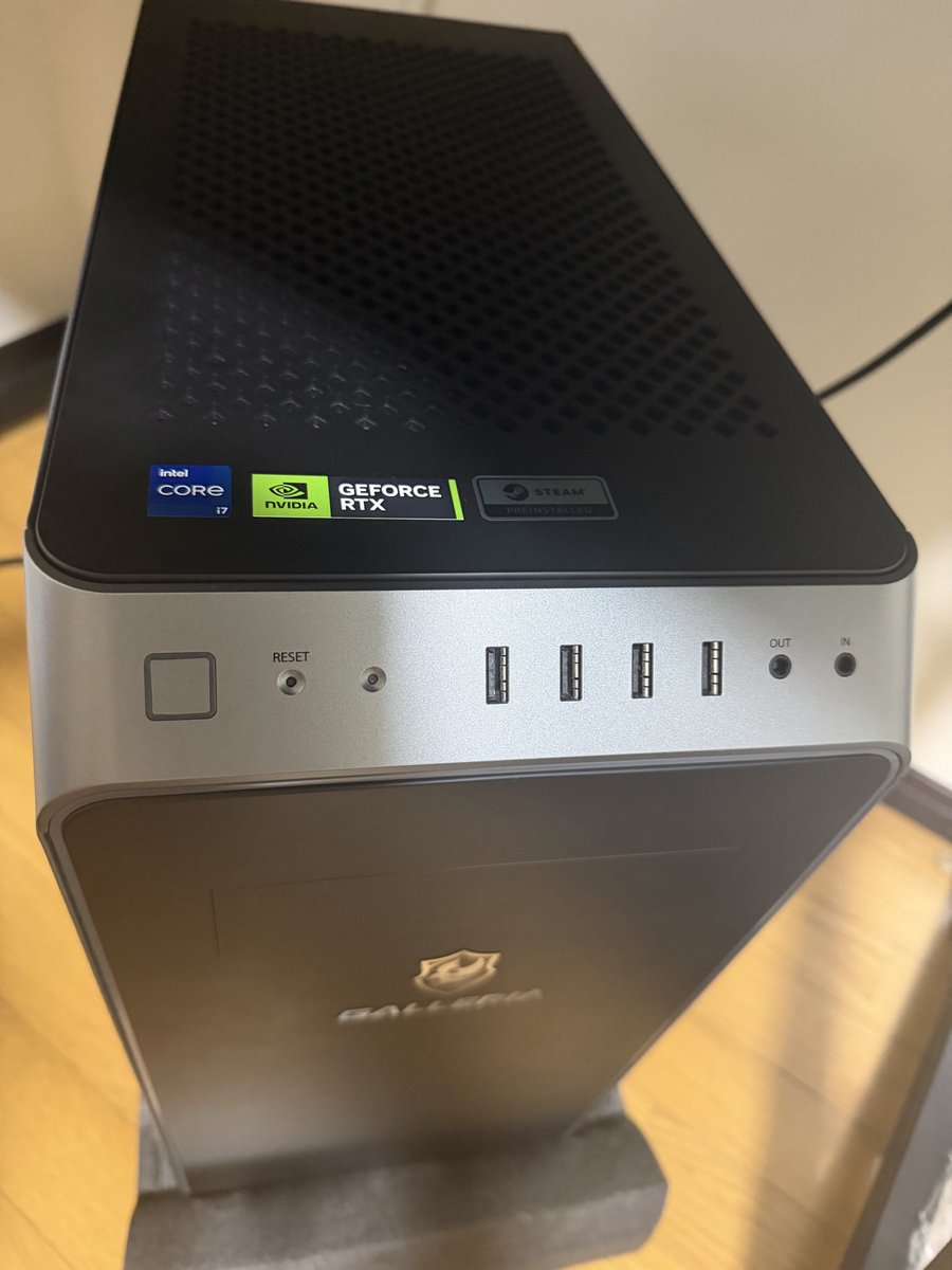 1uckdoll's tweet photo. ほぼ使用せず眠らせていたPC売ります！
とても綺麗です。

OS  win11pro

CPU intel i7 14700kf

GPU powercooler 9070xt

メモリddr5 5600MHz 64g

SSD sn850x 2t

HDD 東芝　4T

電源 1000w platinum

冷却  簡易水冷 https://t.co/kFIXQaTJWi
