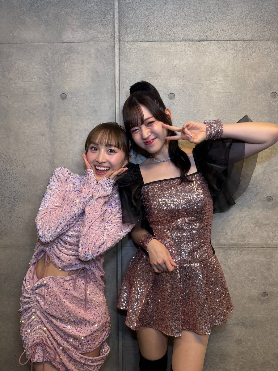 Miimg11's tweet photo. 鈴木愛理
https://t.co/RAUURe8kax
「ピンク・レディー50周年トリビュート・コンサート」
⁡
改めて、ありがとうございました😭💞
大切な日に、大切な曲を歌わせていただけたこと、貴重な経験に感謝しています。

客席で観てくださっていたケイさんが、サプライズでファンの皆様の方に向かって
… https://t.co/T1qOahTavN