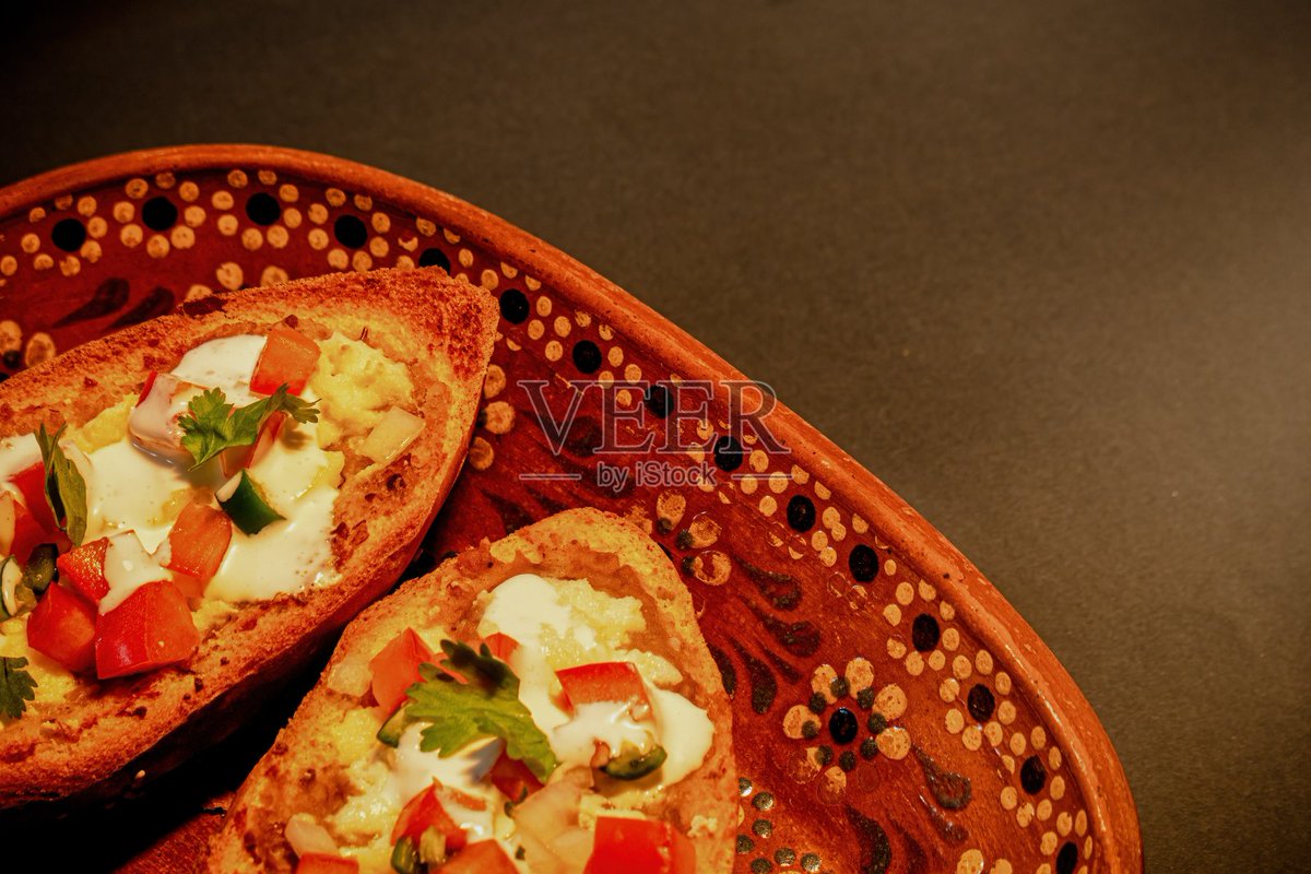 happylifesoosoo's tweet photo. Craving something bold Try authentic Mexican chiles rellenos—stuffed with creamy cheese, fried to golden perfection, and smothered in tangy tomato sauce! A flavor bomb that’ll transport your taste buds straight to Mexico ， https://t.co/BLK3lwRREB