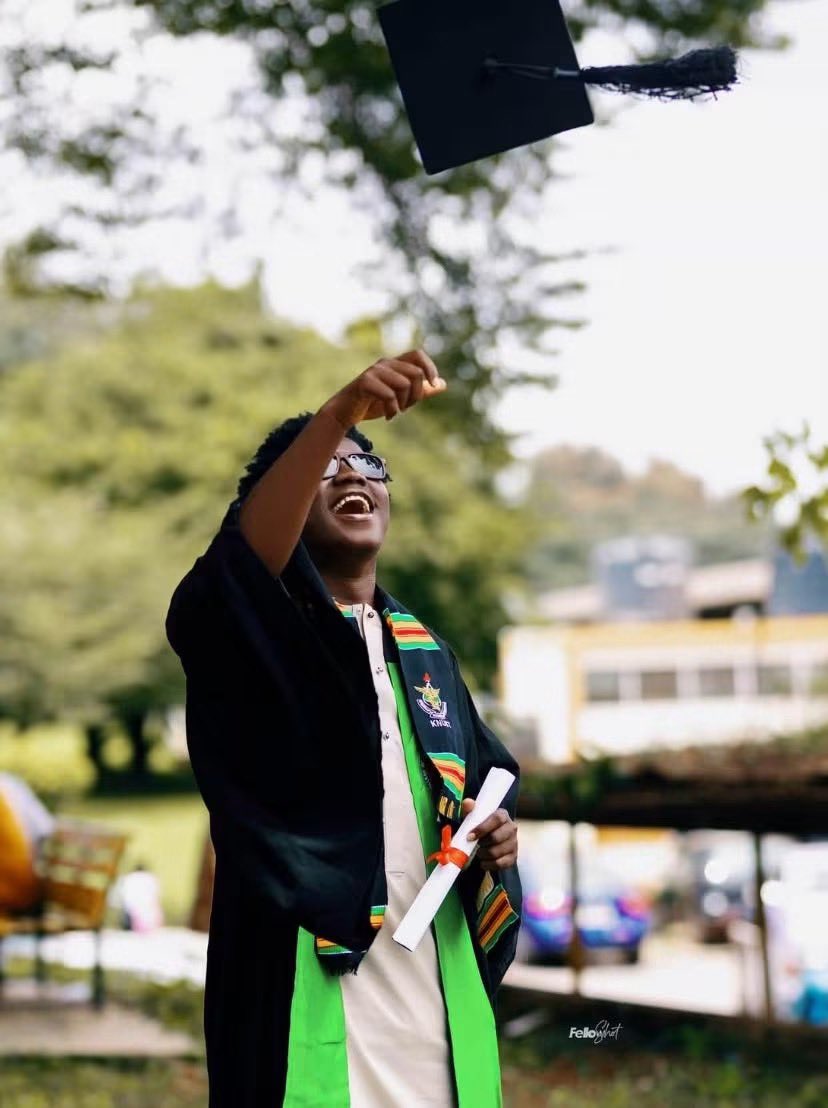 Sneakernyame's tweet photo. From making us laugh to making us proud. 
Opoku Bilson has officially graduated🔥🔥🔥 https://t.co/AYRHqPuq2s