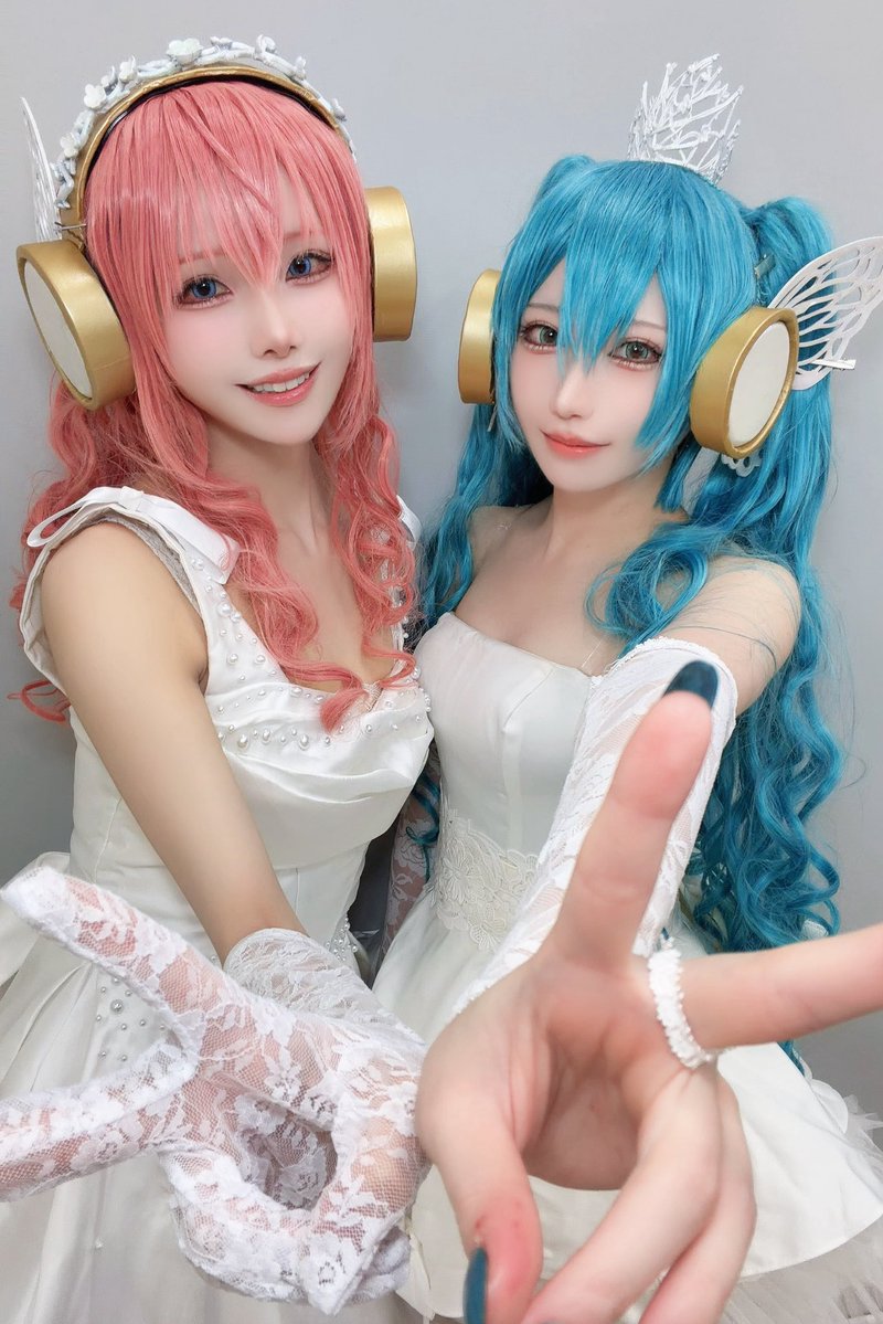 metrexbotan's tweet photo. 振り幅に定評のあるふたり

←　オンの姿　｜　コスプレの姿　｜　オフの姿　→

これ全部同じ人ってほんと？？？？ https://t.co/Z2xhQ3K3Af