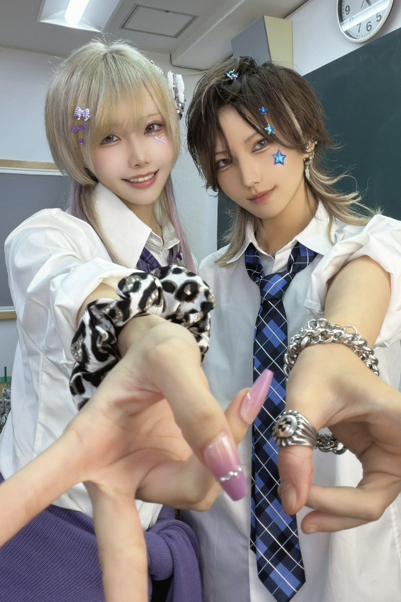 metrexbotan's tweet photo. 振り幅に定評のあるふたり

←　オンの姿　｜　コスプレの姿　｜　オフの姿　→

これ全部同じ人ってほんと？？？？ https://t.co/Z2xhQ3K3Af