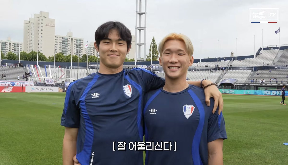 swssbluew's tweet photo. 얼딩이포즈 뭐그런거 https://t.co/0e5bnn07qh