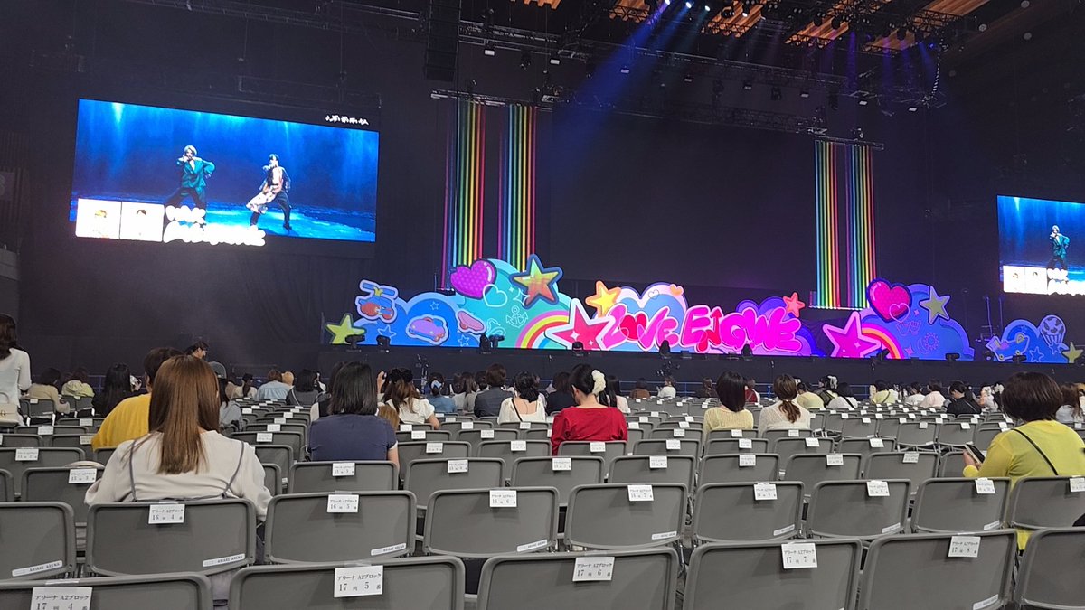MitarasiDam's tweet photo. ガーーーちでかっこよかった
絶対次ライブあててやる、、、！ https://t.co/3eeMN0P7Vi