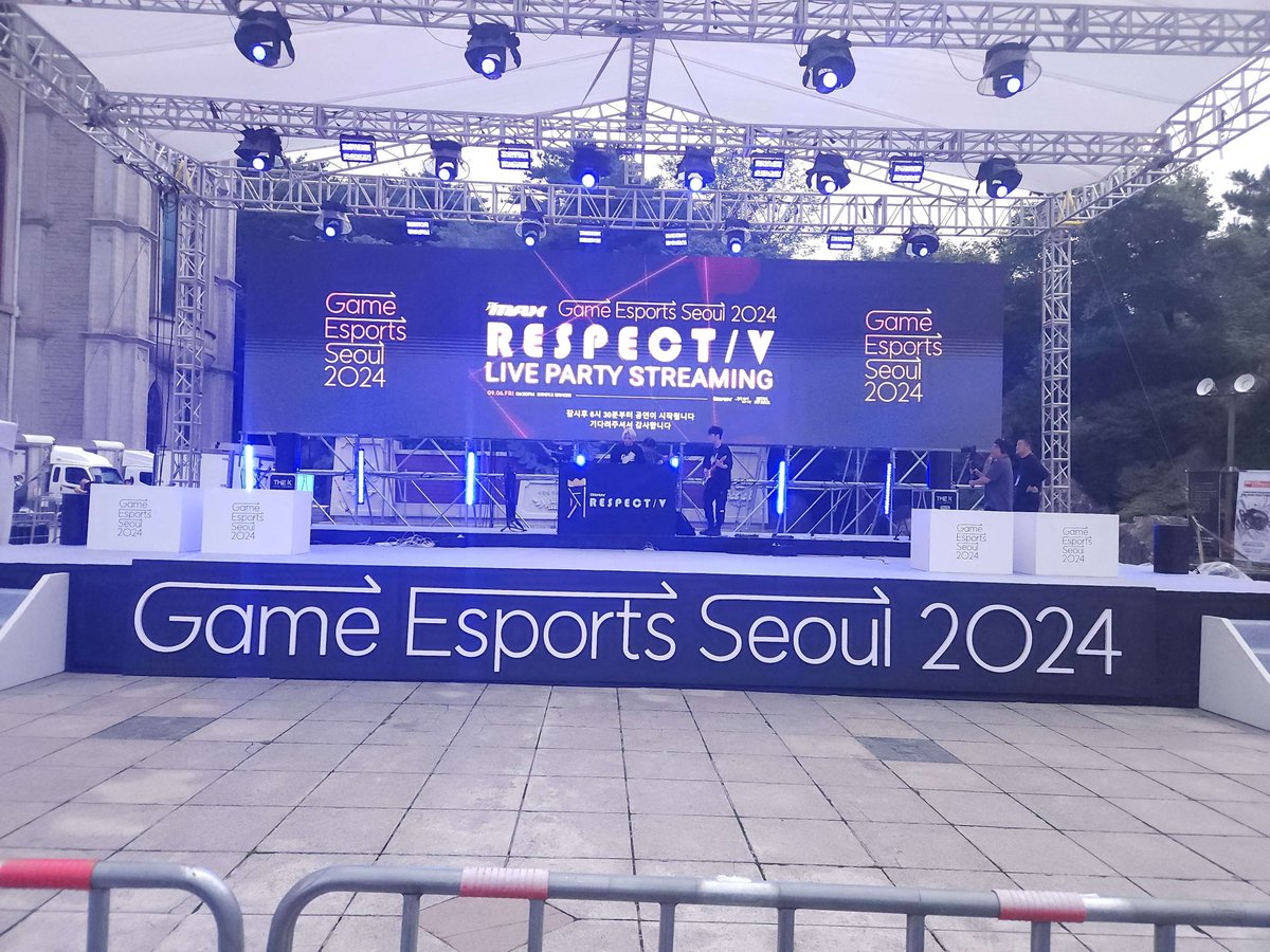 _influka_'s tweet photo. https://t.co/uo6GhCvhXw
듣고싶은 곡은 XeoN - PERMUTATION 입니다
풀버전으로 묵직하게 6분21초 전부 때려박아주십쇼

그리고 로키님조상님 올해 진짜 착한일 많이 하고 베풀면서 살았는데 이번에도 앞에서 디라클을 즐길 수 있는 자비�� 내려주시면 안될까요 6연 앞자리 개근도르 한번 하고싶습니다 https://t.co/maSjiE12w3