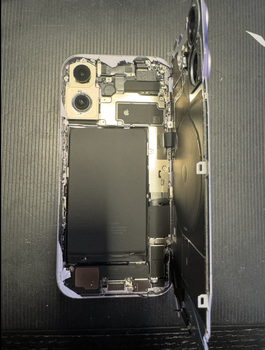 repariphone31's tweet photo. Remplacement d’une vitre arrière cassée sur un iPhone 17 lavande 🪻
N’hésitez pas à visiter notre site : https://t.co/a1KfboLf5I
#reparation #iphone #domicile #toulouse #repariphone31 https://t.co/r62O14o24l