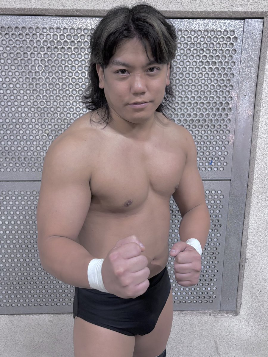 ma_siov's tweet photo. 今日デビューのお二人のプロレス人生が輝かしいものであることを、切に祈っております💫 https://t.co/MOtd83iMkq