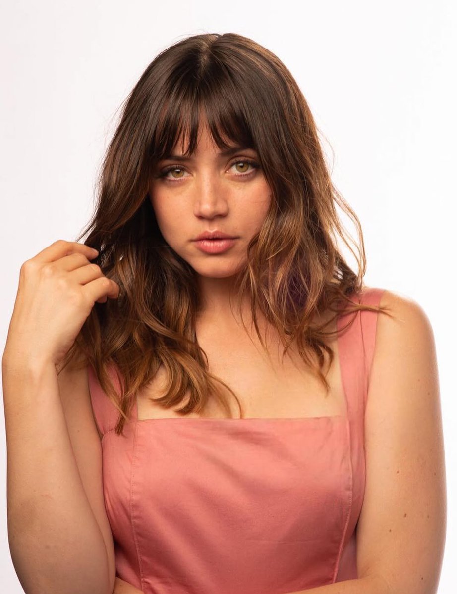 anadeedits's tweet photo. Ana de Armas in The Night Clerk (2020) https://t.co/szlItnLUk9
