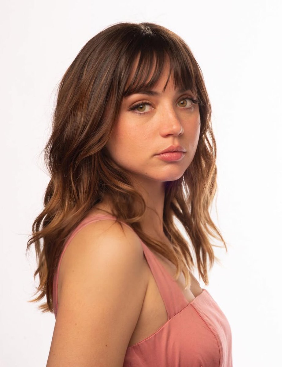 anadeedits's tweet photo. Ana de Armas in The Night Clerk (2020) https://t.co/szlItnLUk9