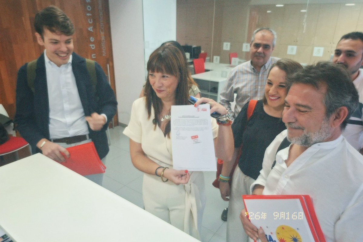 VictoriaFerDom's tweet photo. Hoy hemos dado un paso muy importante.

Gracias a la confianza de tantos compañeros y compañeras, hemos conseguido los avales necesarios para seguir adelante.

Cada aval que me habéis confiado es un encargo para hacer las cosas diferente.

GRACIAS. ❤️🌹

¡Comenzamos! #EaCórdoba https://t.co/2keTG4Zs8g