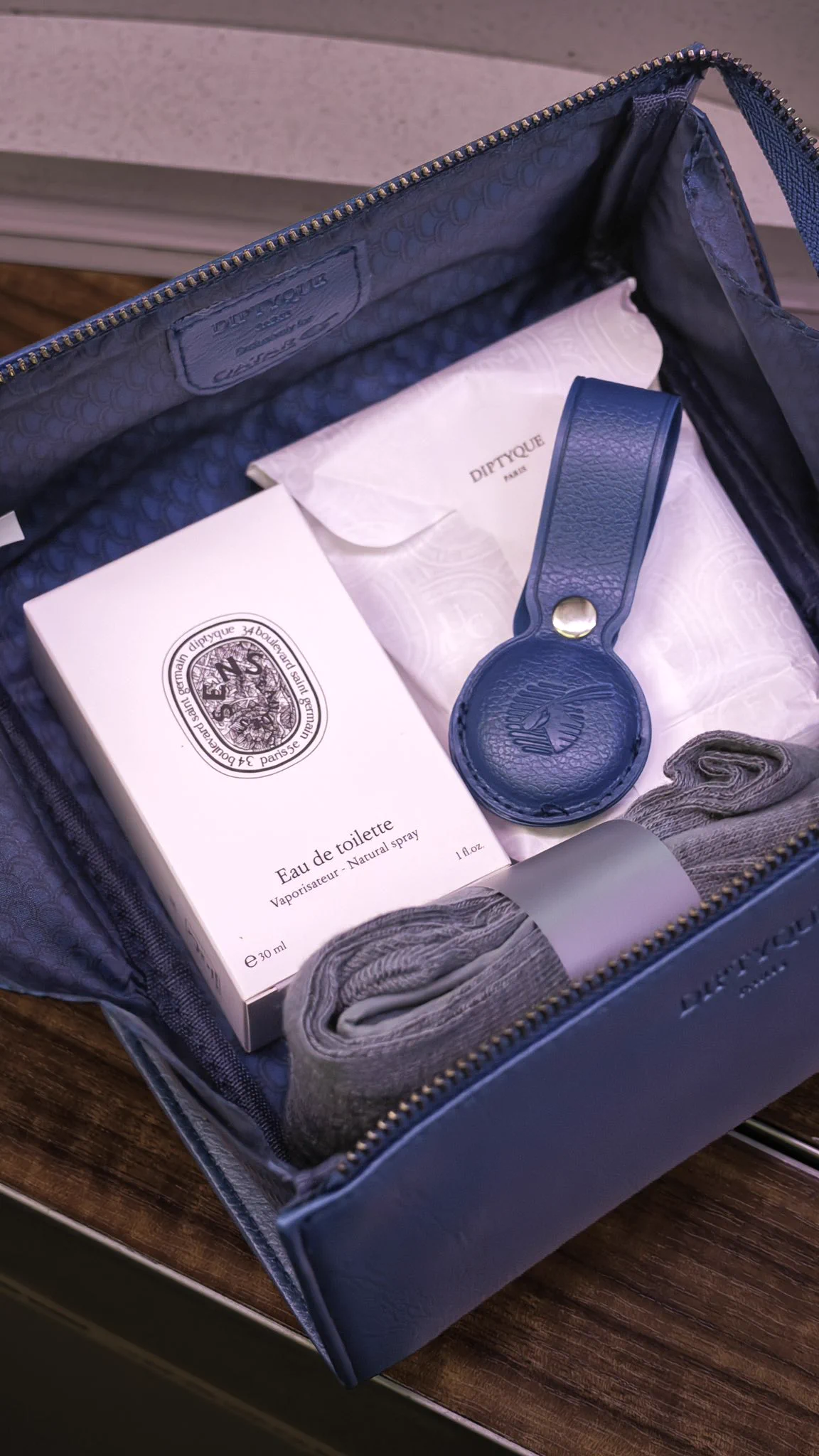 diptyque ファーストクラストラベルポーチ 2点セット あめくろ on X: 
