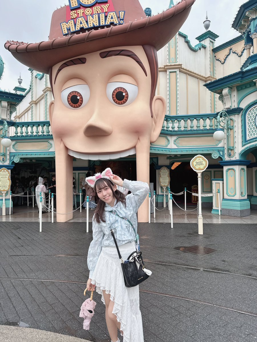 yuu_k_BJ's tweet photo. 雨の日ディズニー行ってきた🎶 https://t.co/48hdIU3Sni