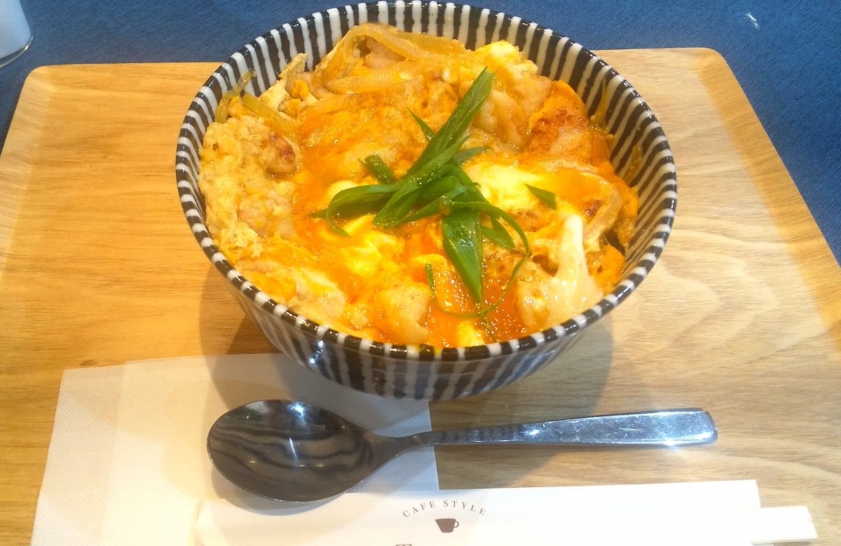 4muruh0lic's tweet photo. 今夜はTRESH飯
１度は食べよう親子丼
大盛りにできませんかねこれ美味しいですよほんとに

アイドルパーティーは行けずとも、なんとかTRESH飯の時間は作りたいなと思っておりますまる https://t.co/DWNo1ly3Fl