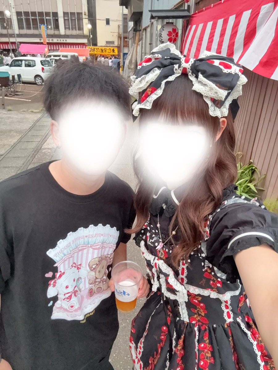 co_sq1's tweet photo. 「今日ロリィタ着てくれないと困る…🥹」と言われてBABY着ていったらこれ🍨 https://t.co/JJ4SC2H3fL