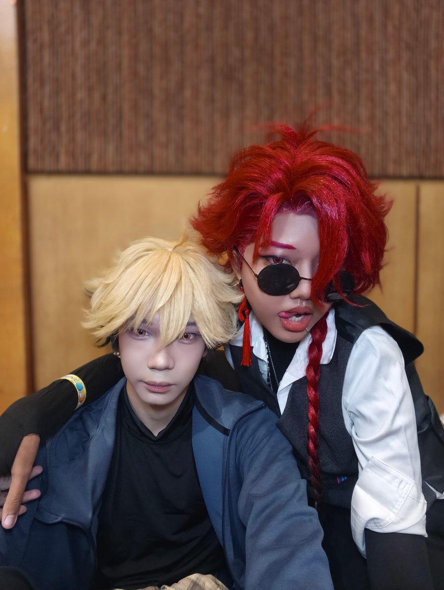 Mirawarts's tweet photo. So, hereโs another photo of VeinFei with my friend whoโs cosplaying as XF (@reilovesyuri ) + more photo at reply ๐
I never thought this would happen, since my friend already has their own Vein, hahaha. ๐
So yeah the next post will feature VfeiV ๐คญโจ
#Veinfei #vfei #vๆ https://t.co/G5YgaIbEzQ