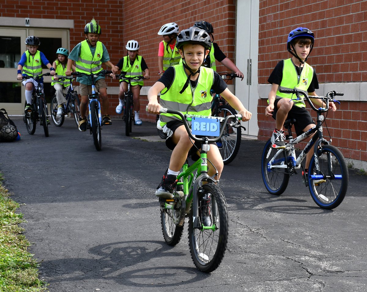 PerryCSD1's tweet photo. Are you ready to roll?! It's a question that the members of the 5/6 Grade Bike Club love hearing every fall &amp; spring. The group kicked off their season yesterday w/ Mrs. McDanel &amp; volunteers Lisa Patterson, Robin Manning, Alison Smithley, Dana Skinner, and Kris Goodell. https://t.co/9HA19cPwGy
