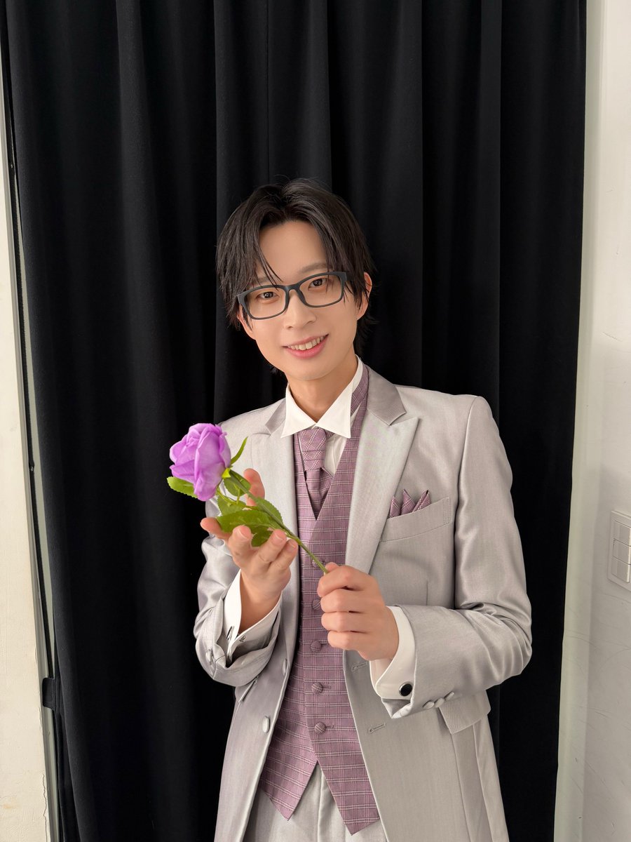 naruki_paragon's tweet photo. 1年分の "ありがとう" を伝えられる
1年に1度の大切な場所、聖誕祭！
今年も大好きなみんなとまた迎えられたこと
本当に嬉しく思います🪻
みんながいてくれるから、アイドルでいられる。
そんなことをまた感じた聖誕祭でした🎂
これからも、ずーっと一緒だよ！みんなが大好き！ https://t.co/bKaR90RvZx