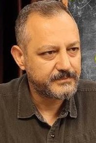 durbunhaber's tweet photo. 📣 Erdem Atay'dan Sırrı Sakık'a bomba gibi sorular:

* Sen 1978 yılında, bir otele kaçırılmış bir kızın 209 numaralı odasına zorla girdin mi?
* Orada 15 yaşında reşit olmayan bir kıza otel odasında silah zoruyla tecavüz ettin mi?
* Muş Ağır Ceza'da yargılandın mı?
* Yargılama sonucunda tecavüzden 9 ay hapis cezası aldın mı?