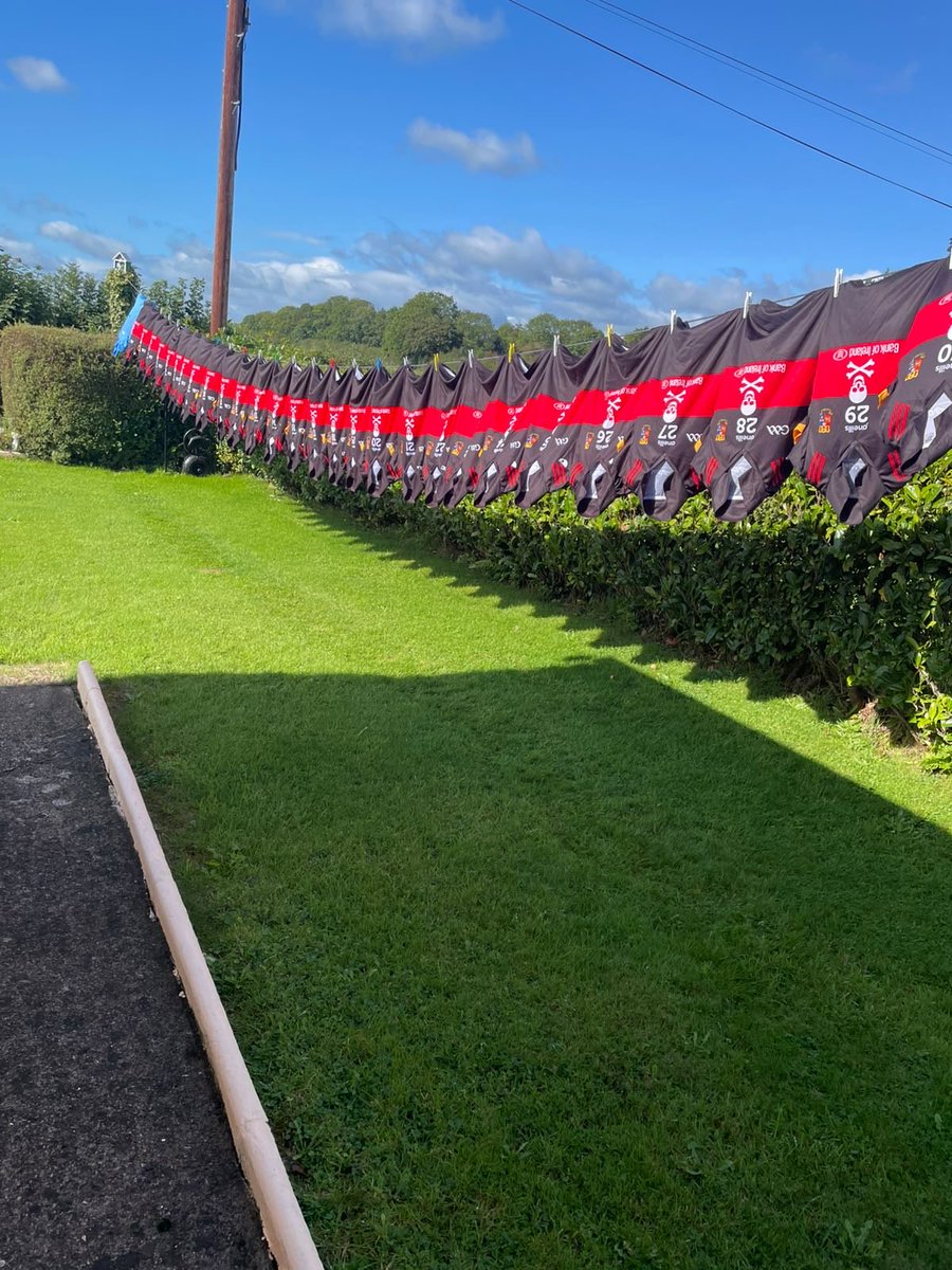 ucc_gaa's tweet photo. The answer my friend is ‘Blowin’ in the Wind’. Great day for drying around Coolmakee @CloughduvHurlin @tomken81 @khfitz1989 @John_A_Clifford @madf6767 https://t.co/E1VmFlEfcg
