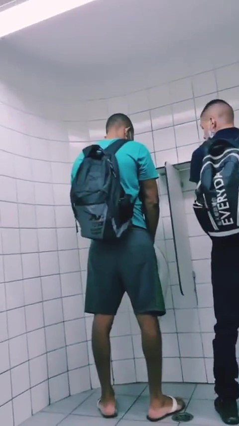 TheBroCurious's tweet photo. Offering his big black cock! Anyone guys...? 🍆 Check it out! ➡️ https://t.co/xmvAhuoYzf https://t.co/KN37CBiDaT