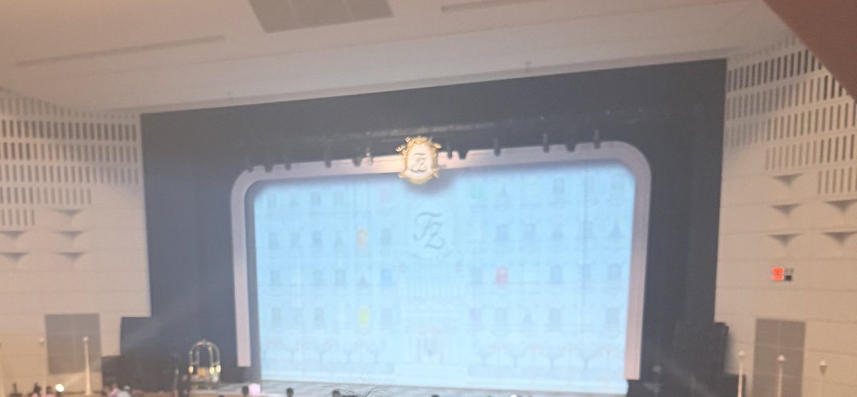 KennyMcCormics's tweet photo. ツアー大宮

るなぴは最近イヤモニの音なのか耳をずっと気にしていて今日も最初からそんな感じで、そのせいか知りませんが1幕の後からいなくなりアンコールで戻ってきました

本人も悔しいだろうし大した事なく元気に戻って来るのを祈ります

急遽パートをカバーしあったメンバーは皆素晴らしかった https://t.co/aguuHPaRDu