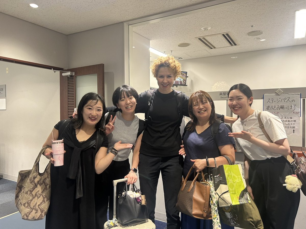 masamy082's tweet photo. 先日の101回定期が終わり数日経ちますが幸せな時間でした。
ご来場頂きありがとうございました!
ステファンさんの音に魅了されバーバラさんの空間の音楽を感じれたひとときでした。
エキストラに工藤美幸ちゃん👏
ピッコロ話ができて嬉しかったです🪈たくさんたくさんありがとう😌
#ACO101 https://t.co/CRo4zF7QAw