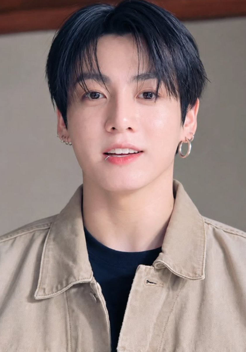 mniJeonKook3's tweet photo. I want to say I love you to you in every language! https://t.co/InO3o6BLV6