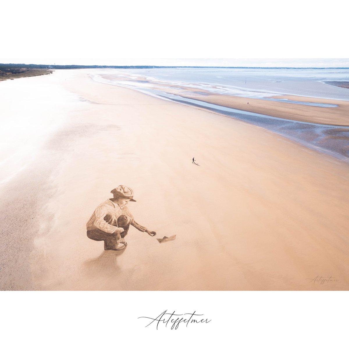 KayleenWeimx's tweet photo. You have to wait for the high tide to rise before heading out to sea. I’m delighted to have created this piece during the high tides on Saint-Brévin beach. It will also be my last creation at 18. I can’t wait to return to the beaches and create new https://t.co/v6l45NiTrM