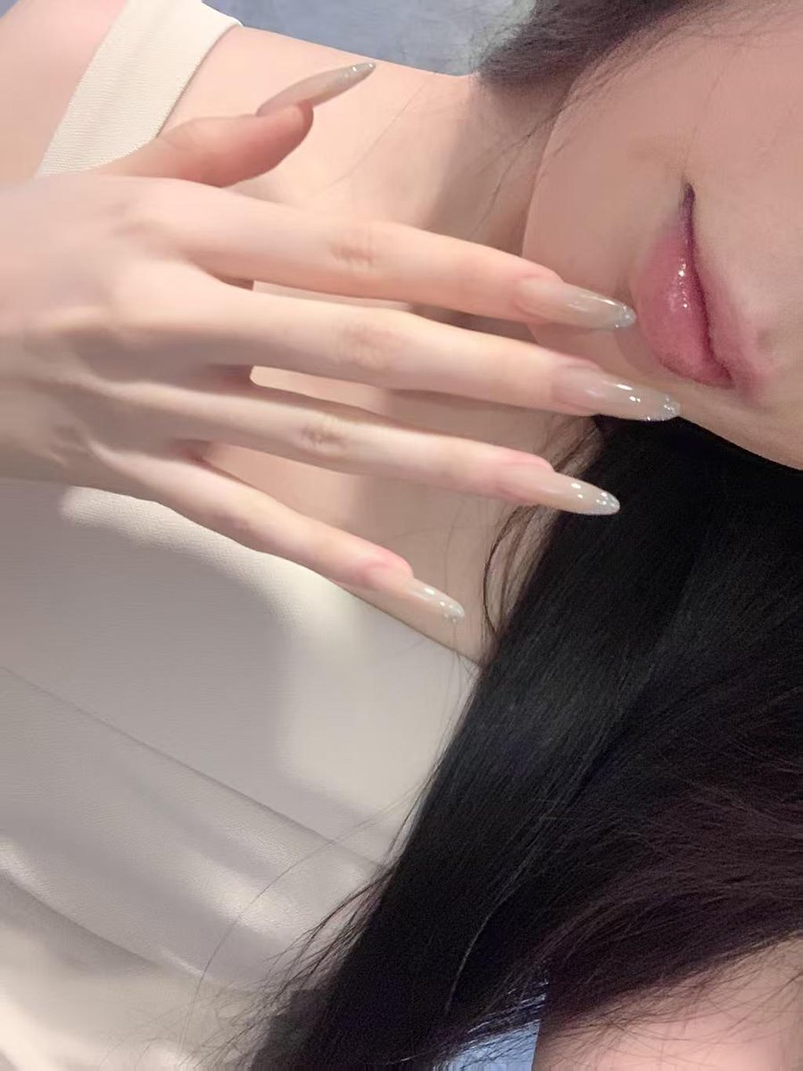 perayoot's tweet photo. 在成都谁会拒绝一个爱喝水的男孩子呢  #成都 https://t.co/KvAsLt9XvY