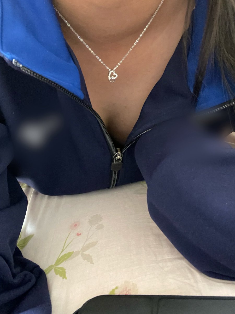 Rise_0927's tweet photo. 冷静に考えて今日これで学校行ってたのやばい
2枚目はちょっと開けてみた
 #裏アカ女子  #裏アカ男子と繋がりたい https://t.co/W8z9GFEGId