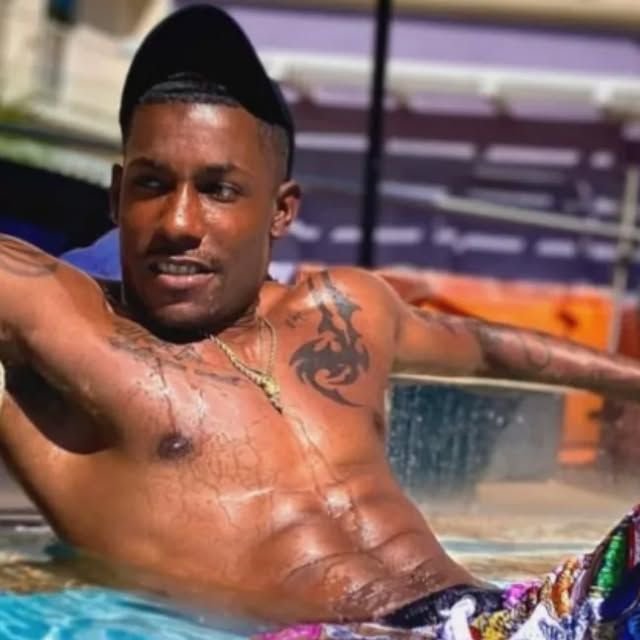 AlexNicola2d's tweet photo. Can we chill,? 🏖️ https://t.co/ufElnJJUxC