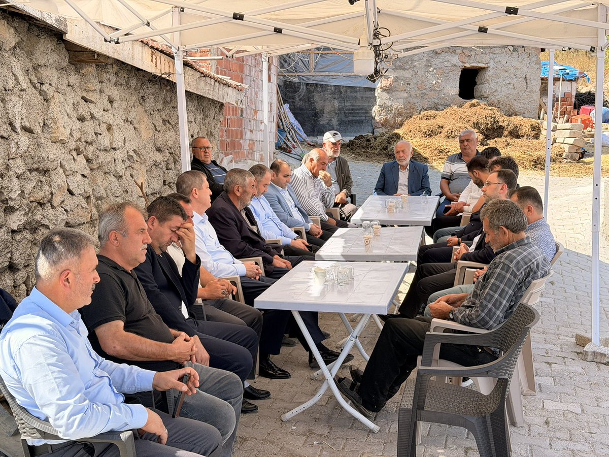 AliCaliskan60's tweet photo. Ebediyete irtihal eden Önceki Dönem Artova İlçe Başkanımız Yusuf Bıyık’ın kıymetli oğlu Ali Osman Bıyık için ailesine taziye ziyaretinde bulunduk.

Merhum Ali Osman Bıyık’a Allah’tan rahmet; ailesine, yakınlarına ve sevenlerine sabır ve başsağlığı diliyoruz.

Mekânı cennet, makamı âli olsun.