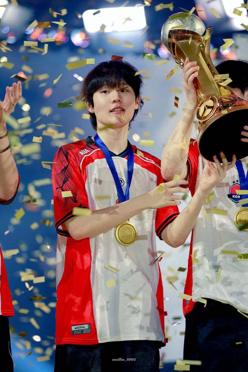 muffin_1005's tweet photo. 가장 찬란했던 한 페이지🏆🇰🇷

#KOReturns #junbin https://t.co/ttsZ3MyTta